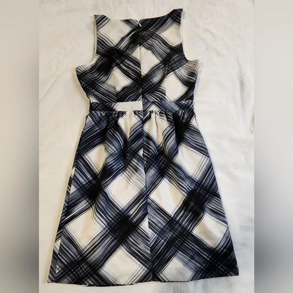 Banana Republic Fit And Flare Midi Dress, Navy Blue and White, EUC, Size‎ 4 - Picture 3 of 8